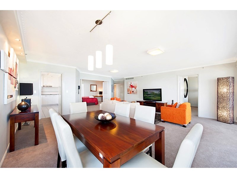 1 Hughes Avenue, Main Beach QLD 4217