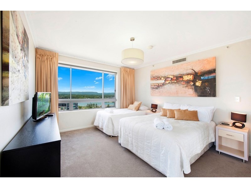 1 Hughes Avenue, Main Beach QLD 4217