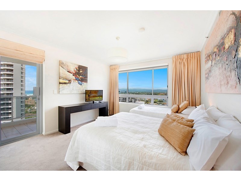 1 Hughes Avenue, Main Beach QLD 4217