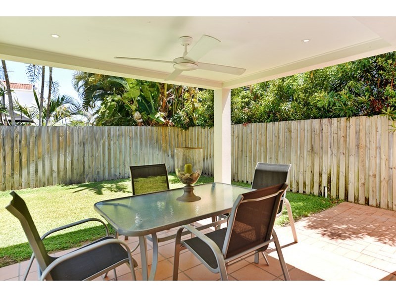 Villa 10, 15 Esther Place, Bundall QLD 4217