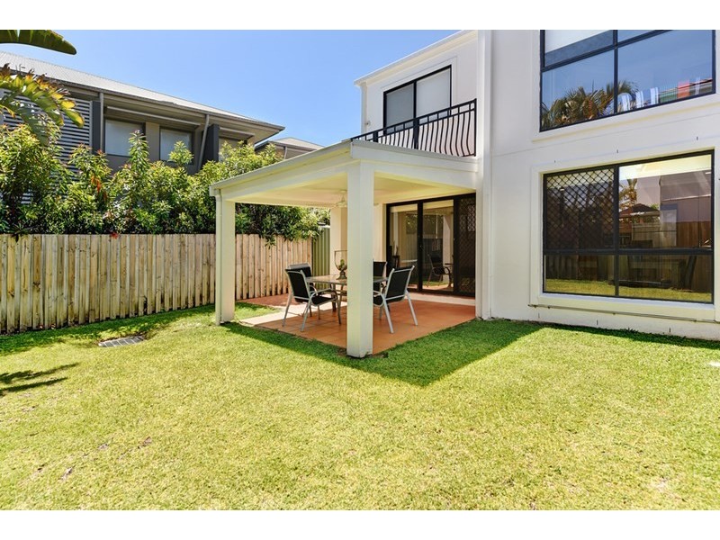 Villa 10, 15 Esther Place, Bundall QLD 4217