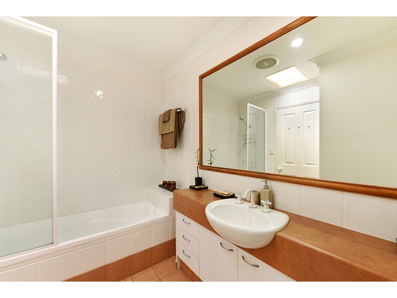 Villa 10, 15 Esther Place, Bundall QLD 4217