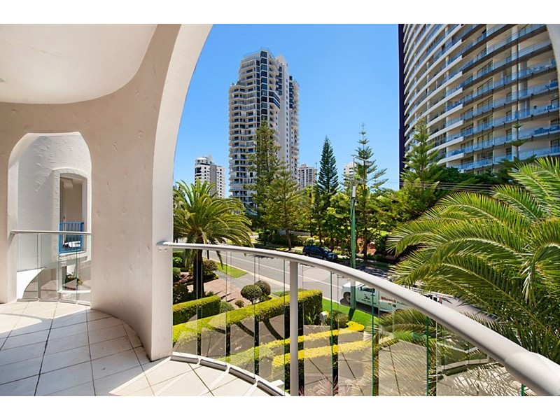 2/42 Tedder Avenue, Main Beach QLD 4217