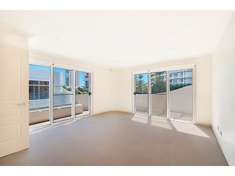2/42 Tedder Avenue, Main Beach QLD 4217