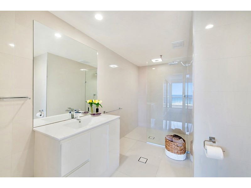 5 Enderley Avenue, Surfers Paradise QLD 4217