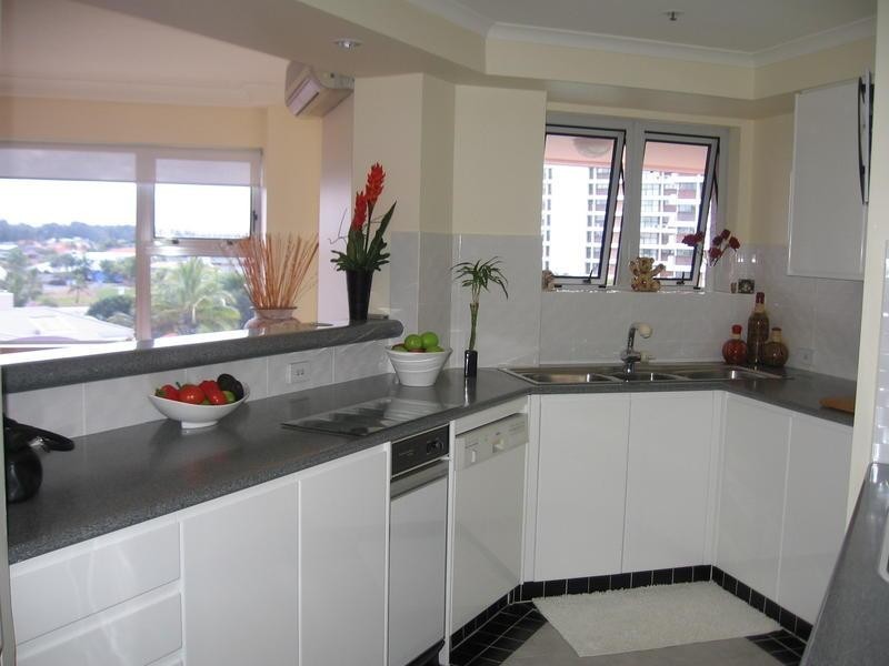 Main Beach QLD 4217