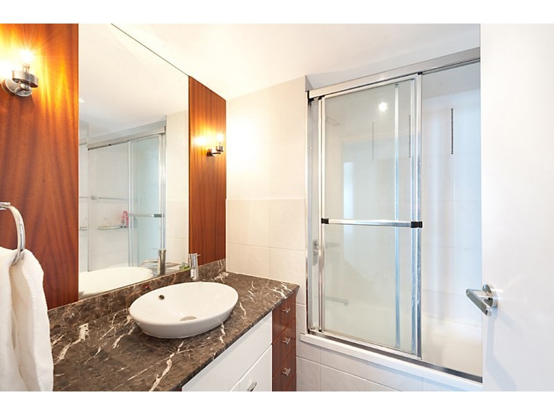 23 Ferny Avenue, Surfers Paradise QLD 4217