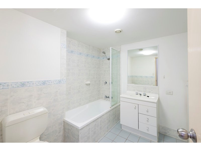 40 Little Norman Street, Southport QLD 4215