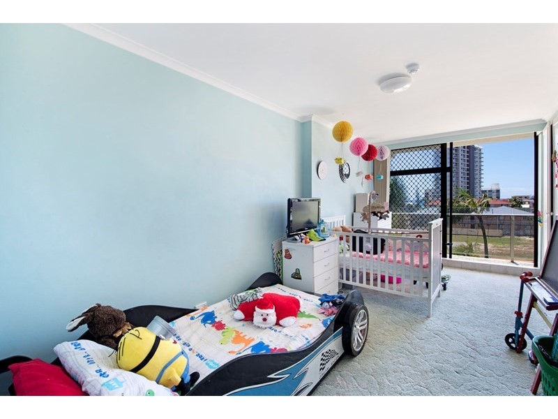 33 Thornton Street, Surfers Paradise QLD 4217