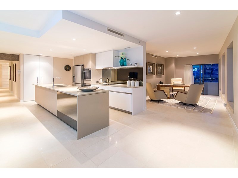 4 The Esplanade, Surfers Paradise QLD 4217