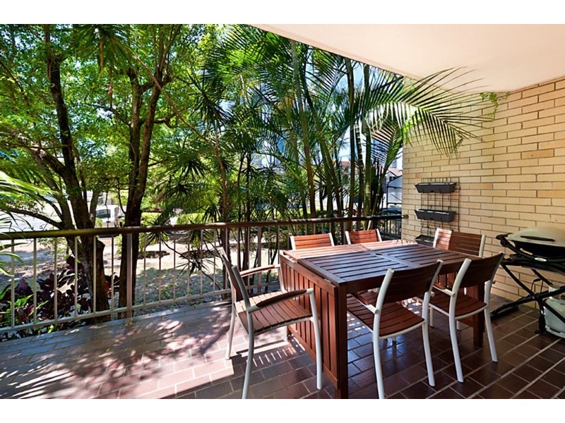 26 Stanhill Drive, Chevron Island QLD 4217