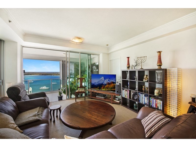 300 Marine Parade, Labrador QLD 4215