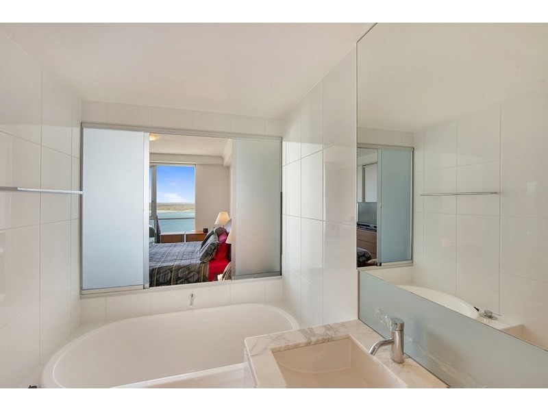 300 Marine Parade, Labrador QLD 4215