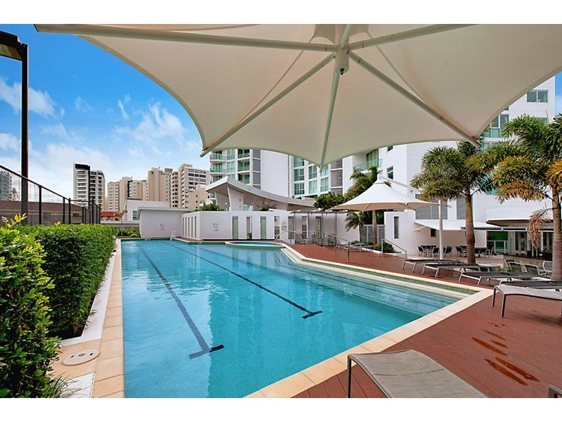 300 Marine Parade, Labrador QLD 4215