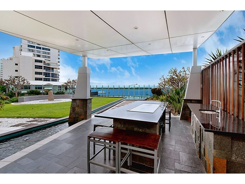 300 Marine Parade, Labrador QLD 4215