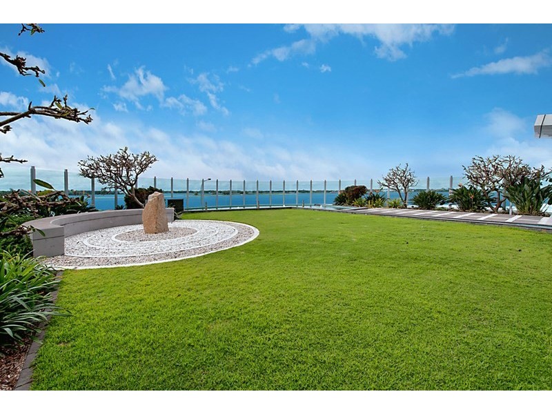 300 Marine Parade, Labrador QLD 4215