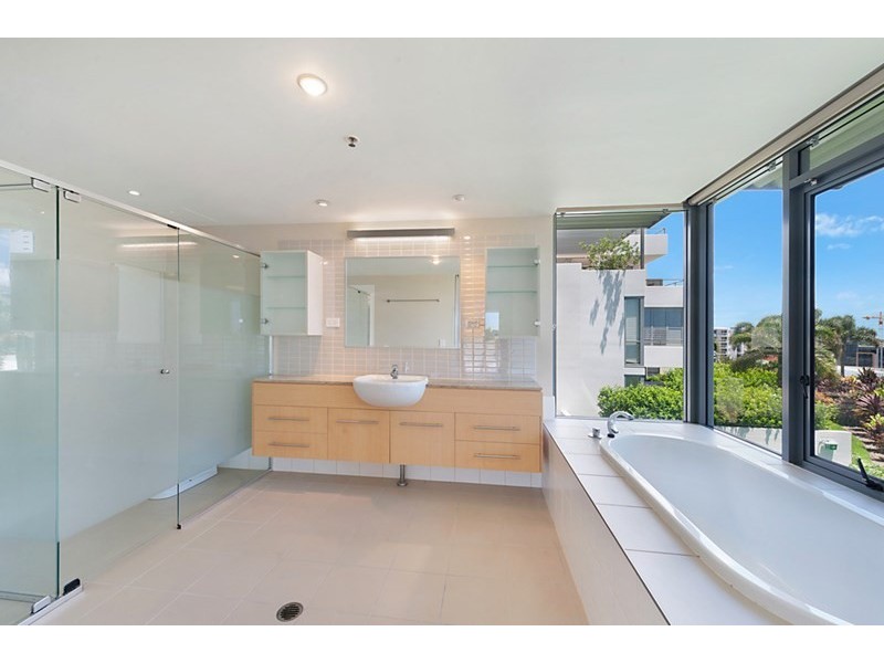 105 Scarborough Street, Southport QLD 4215