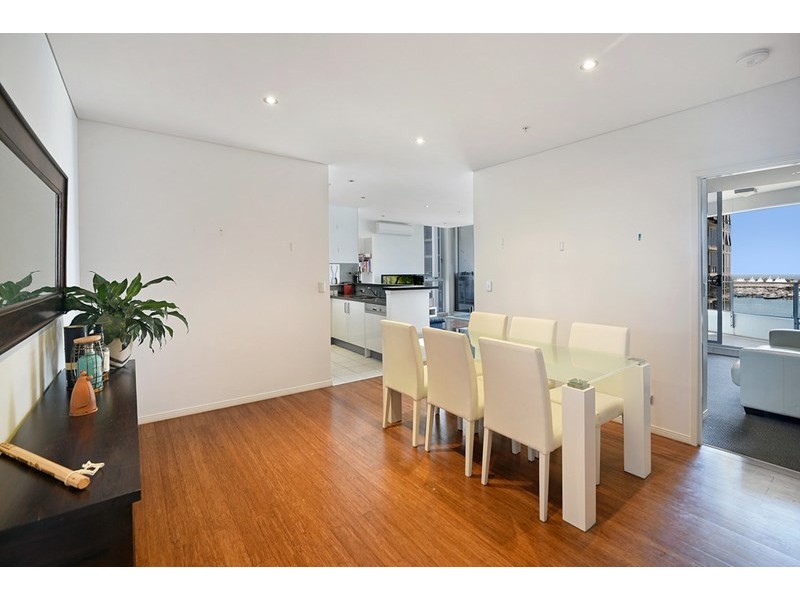 4 Como Cresent, Southport QLD 4215