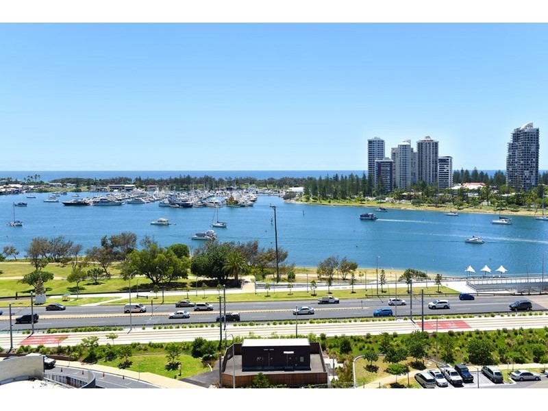 4 Como Cresent, Southport QLD 4215