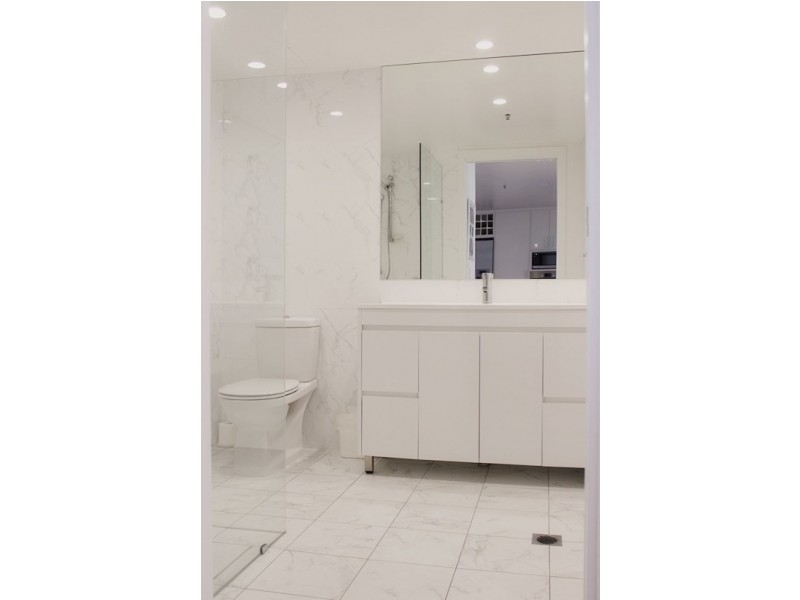 105 Scarborough Street, Southport QLD 4215