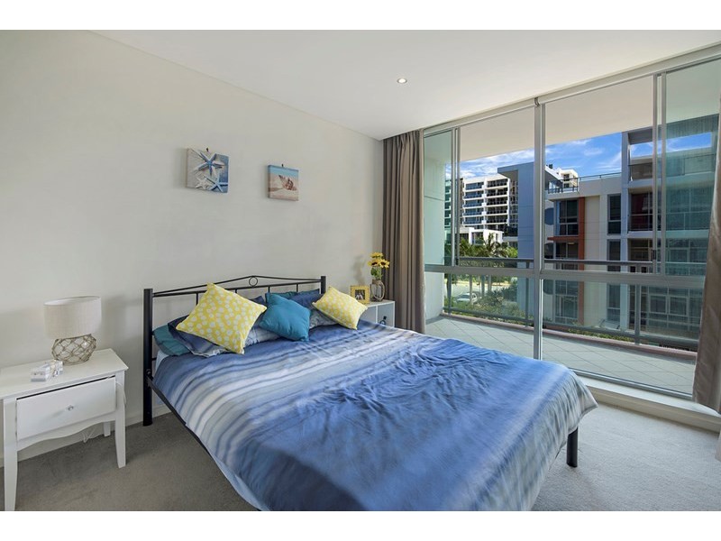 1 Como Crescent, Southport QLD 4215