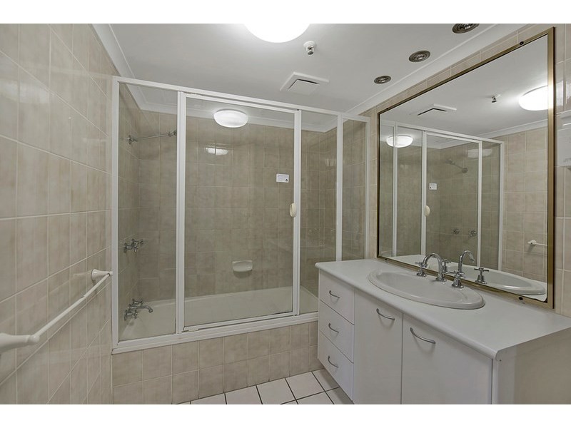 30 Laycock Street, Surfers Paradise QLD 4217