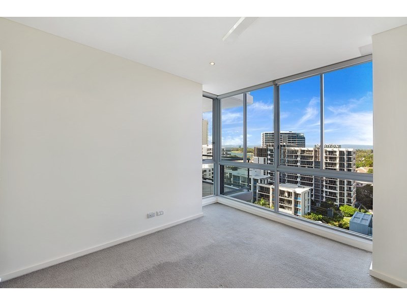 1 Como Crescent, Southport QLD 4215