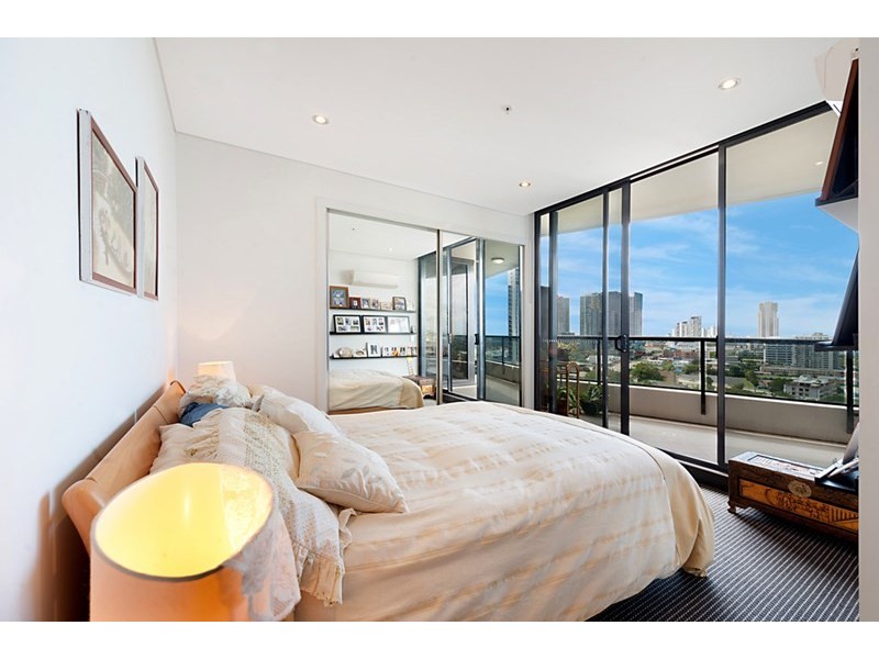 2 Aqua Street, Southport QLD 4215