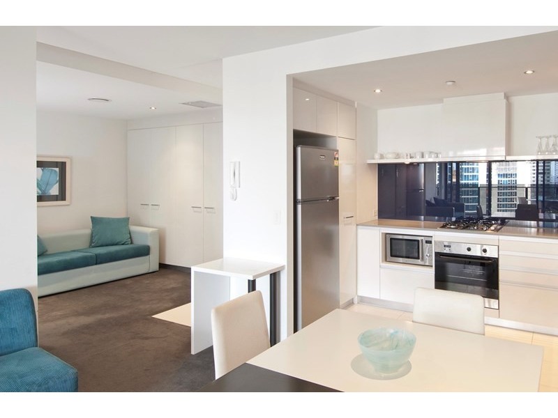 9 Ferny Avenue, Surfers Paradise QLD 4217