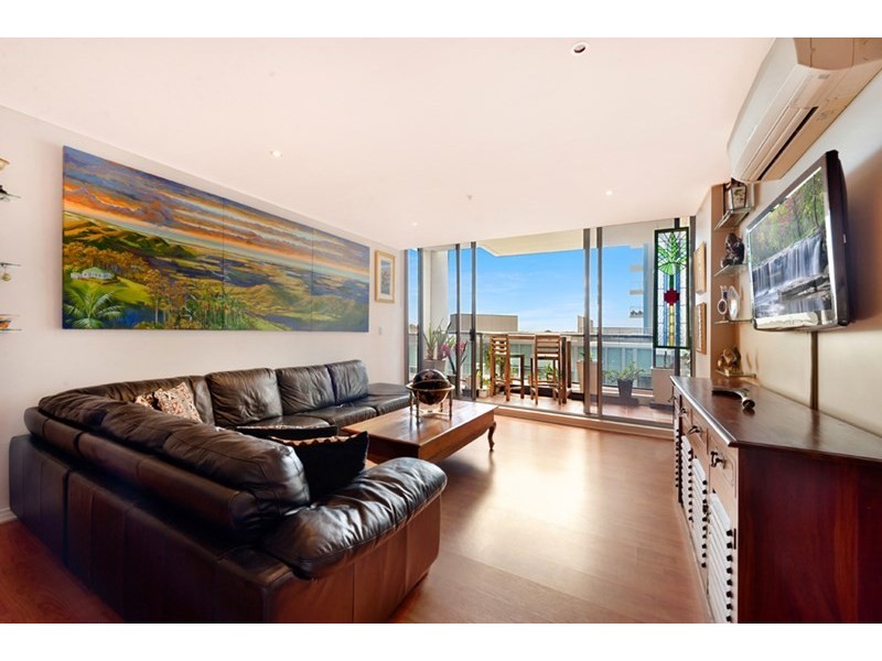 3 Como Crescent, Southport QLD 4215