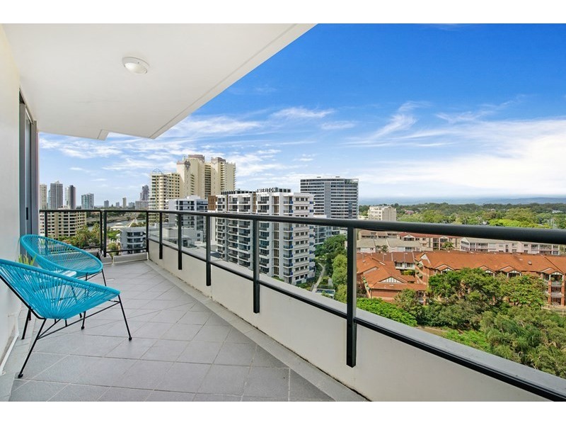 3 Como Crescent, Southport QLD 4215