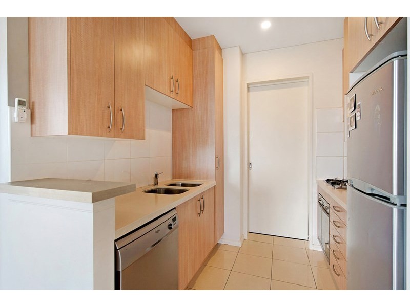 3 Como Crescent, Southport QLD 4215