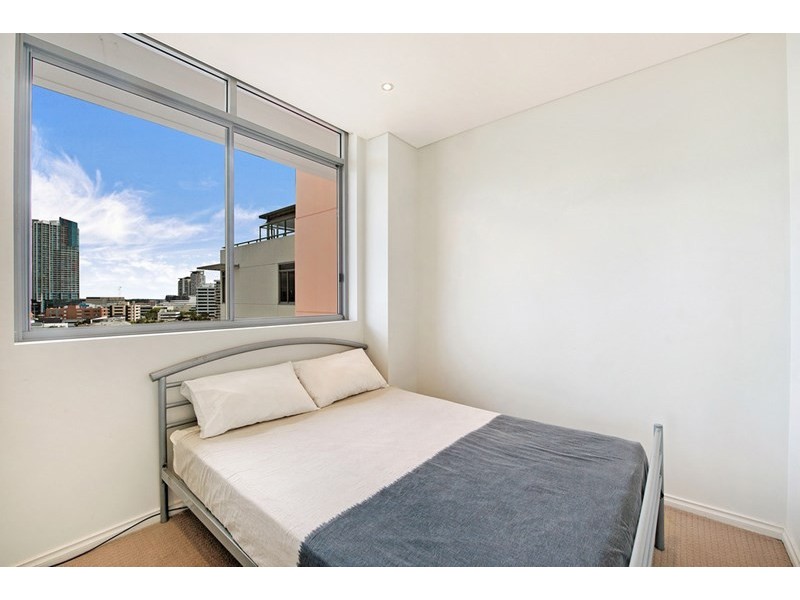 3 Como Crescent, Southport QLD 4215