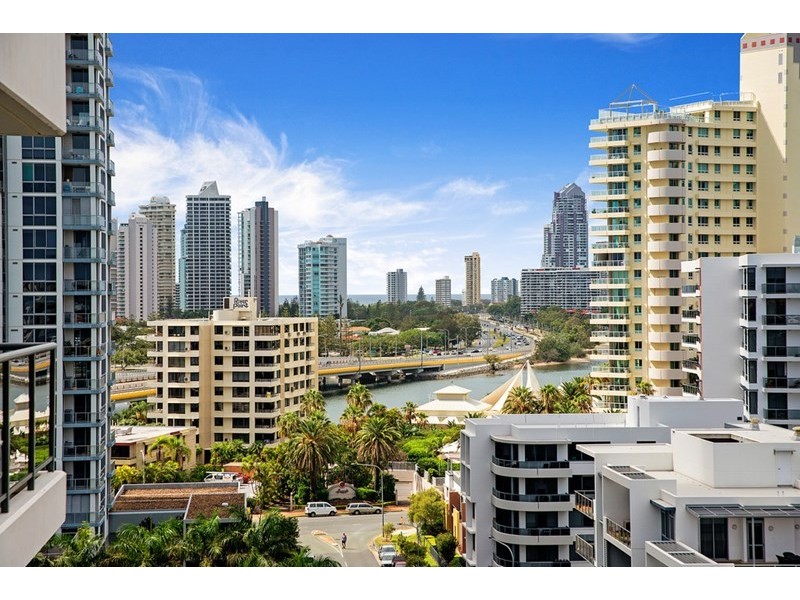 3 Como Crescent, Southport QLD 4215