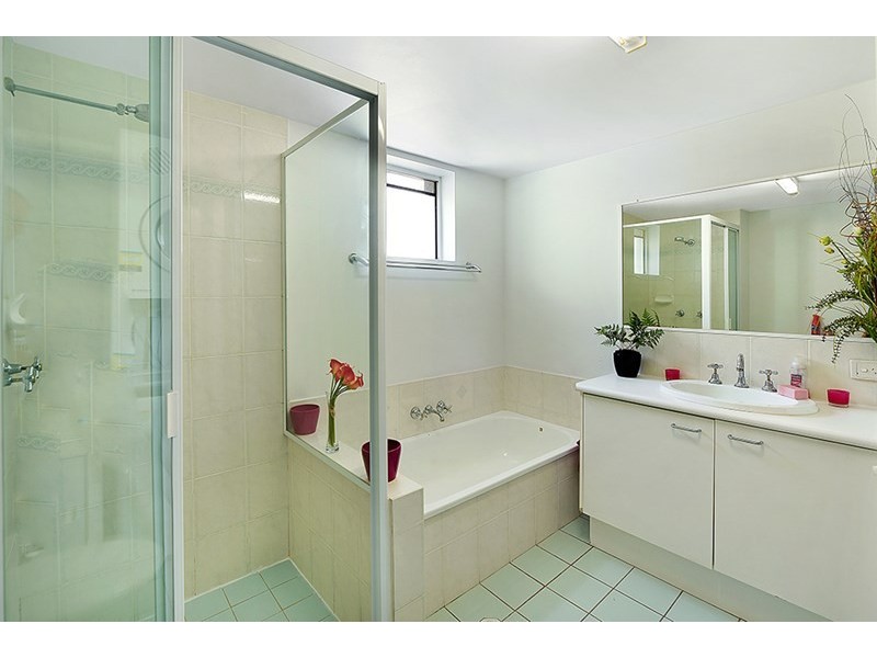 35 Palm Avenue, Surfers Paradise QLD 4217