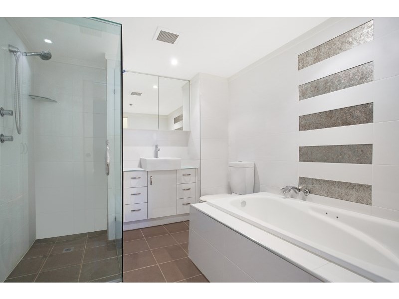 2 Admiralty Drive, Surfers Paradise QLD 4217