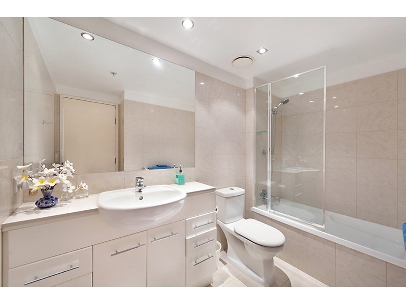 50 Marine Parade, Southport QLD 4215