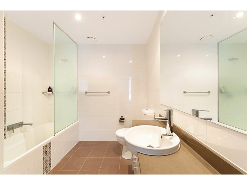 2 Aqua Street, Southport QLD 4215