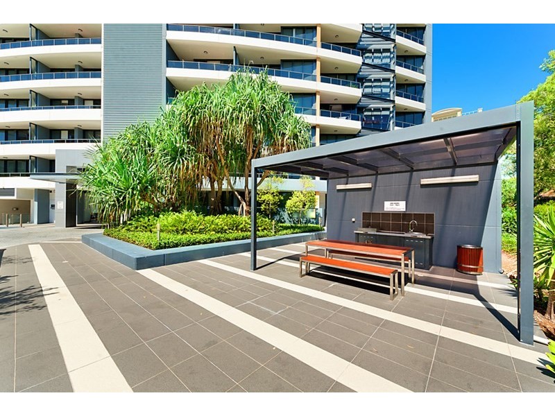 2 Aqua Street, Southport QLD 4215