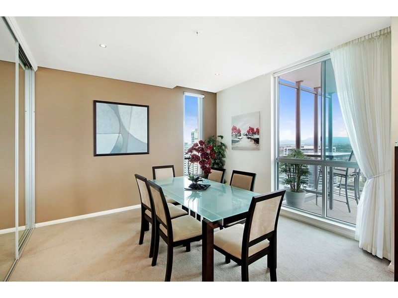 1 Como Crescent, Southport QLD 4215