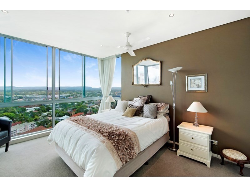 1 Como Crescent, Southport QLD 4215