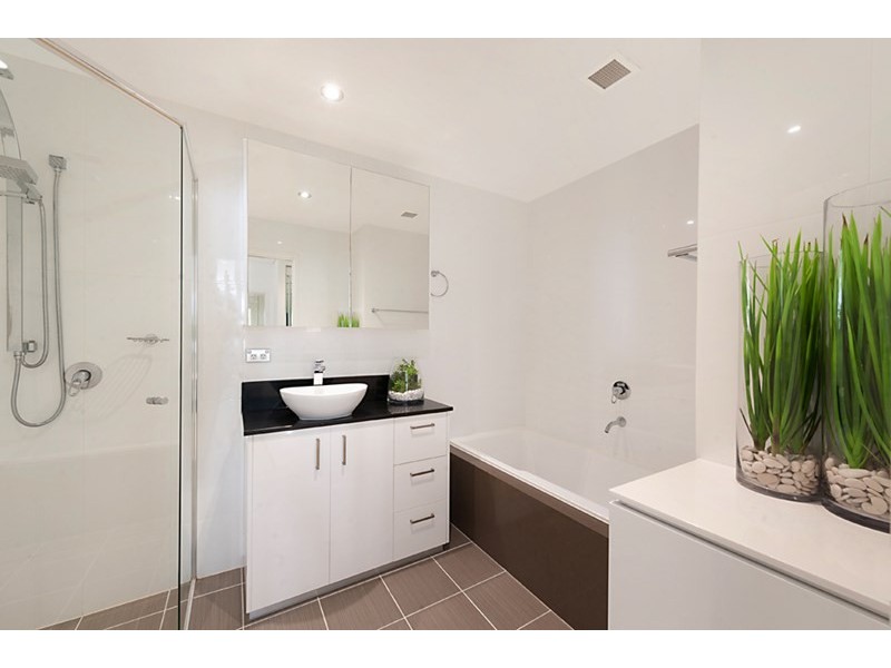 4 Como Crescent, Southport QLD 4215