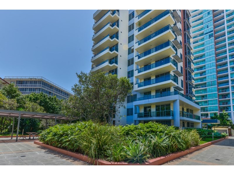 3 Como Crescent, Southport QLD 4215