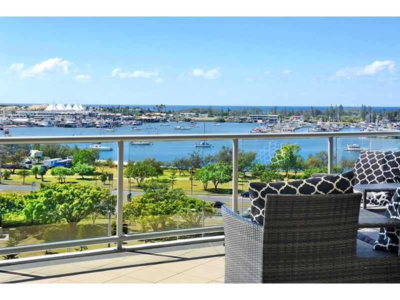 1 Como Crescent, Southport QLD 4215