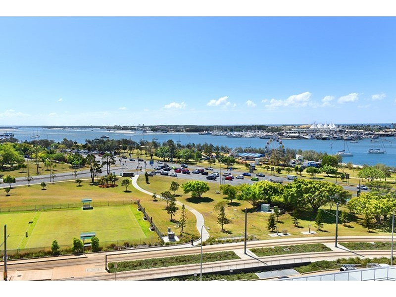 1 Como Crescent, Southport QLD 4215