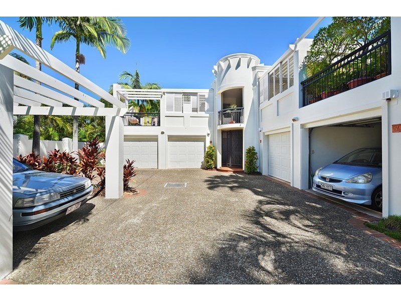 100 Cotlew Street East, Southport QLD 4215