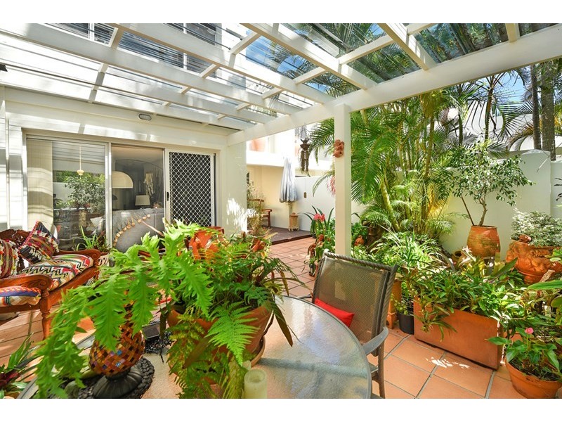 100 Cotlew Street East, Southport QLD 4215