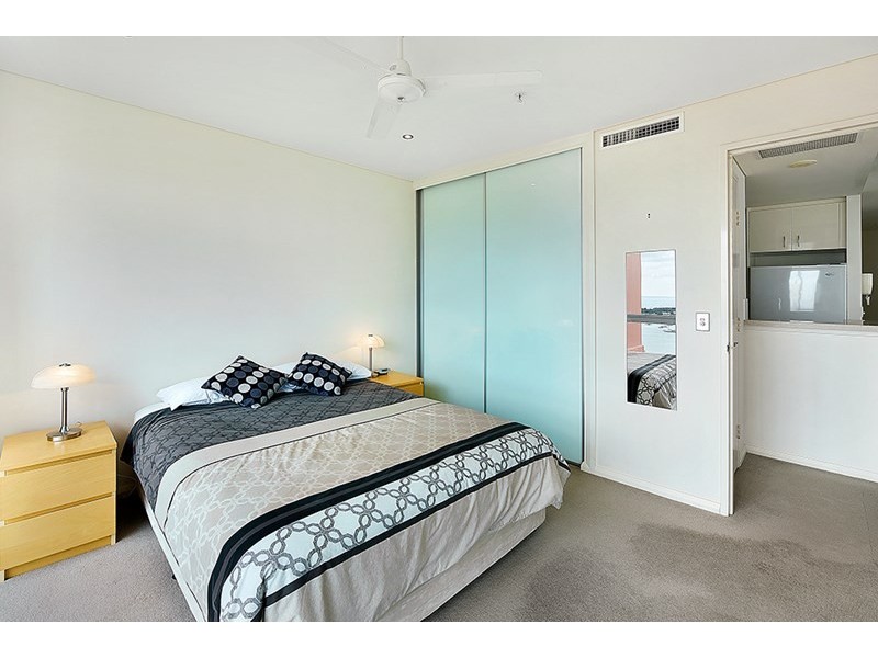 1 Como Crescent, Southport QLD 4215