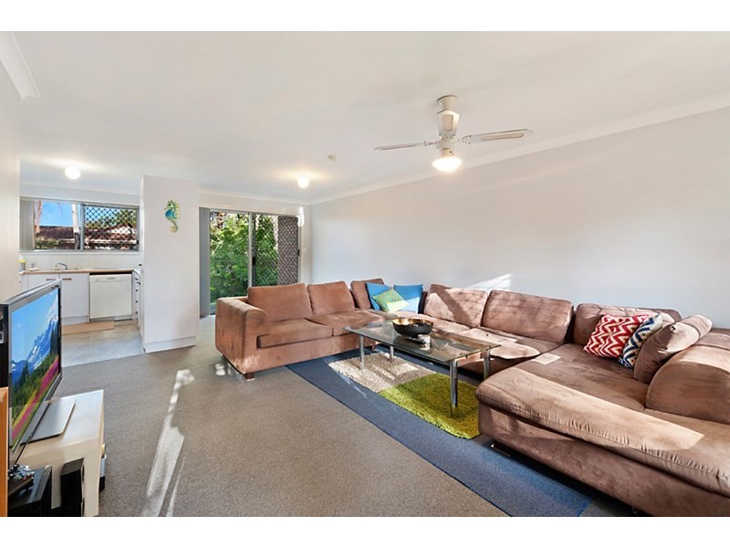 33 Edmund Rice Drive, Southport QLD 4215