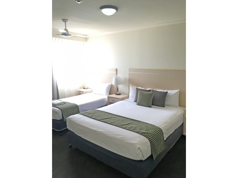 140 Ferny Avenue, Surfers Paradise QLD 4217